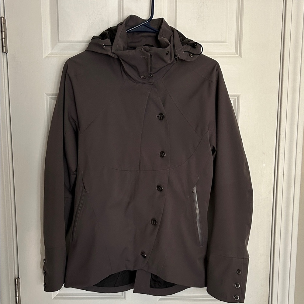 Nau Women's street jacket size M